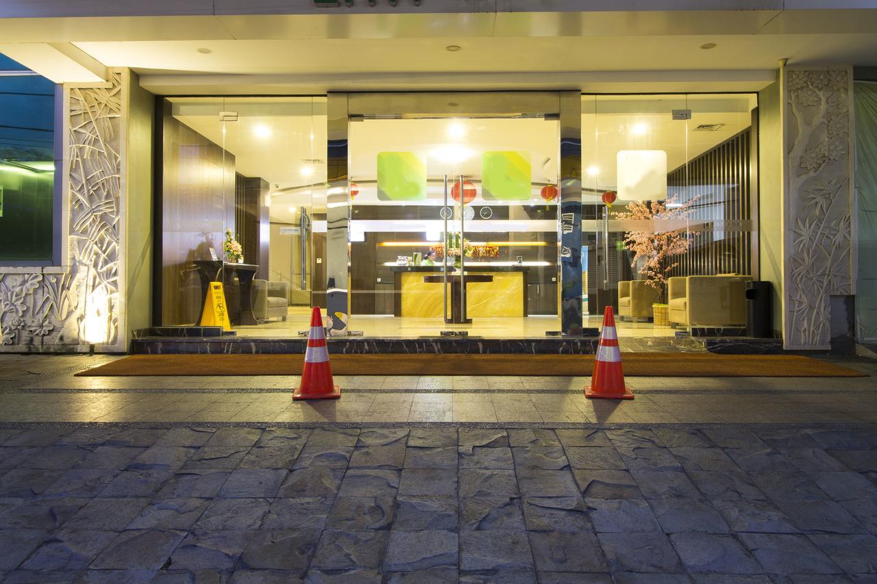 מלון ג'קרטה Reddoorz Near Roxy מראה חיצוני תמונה