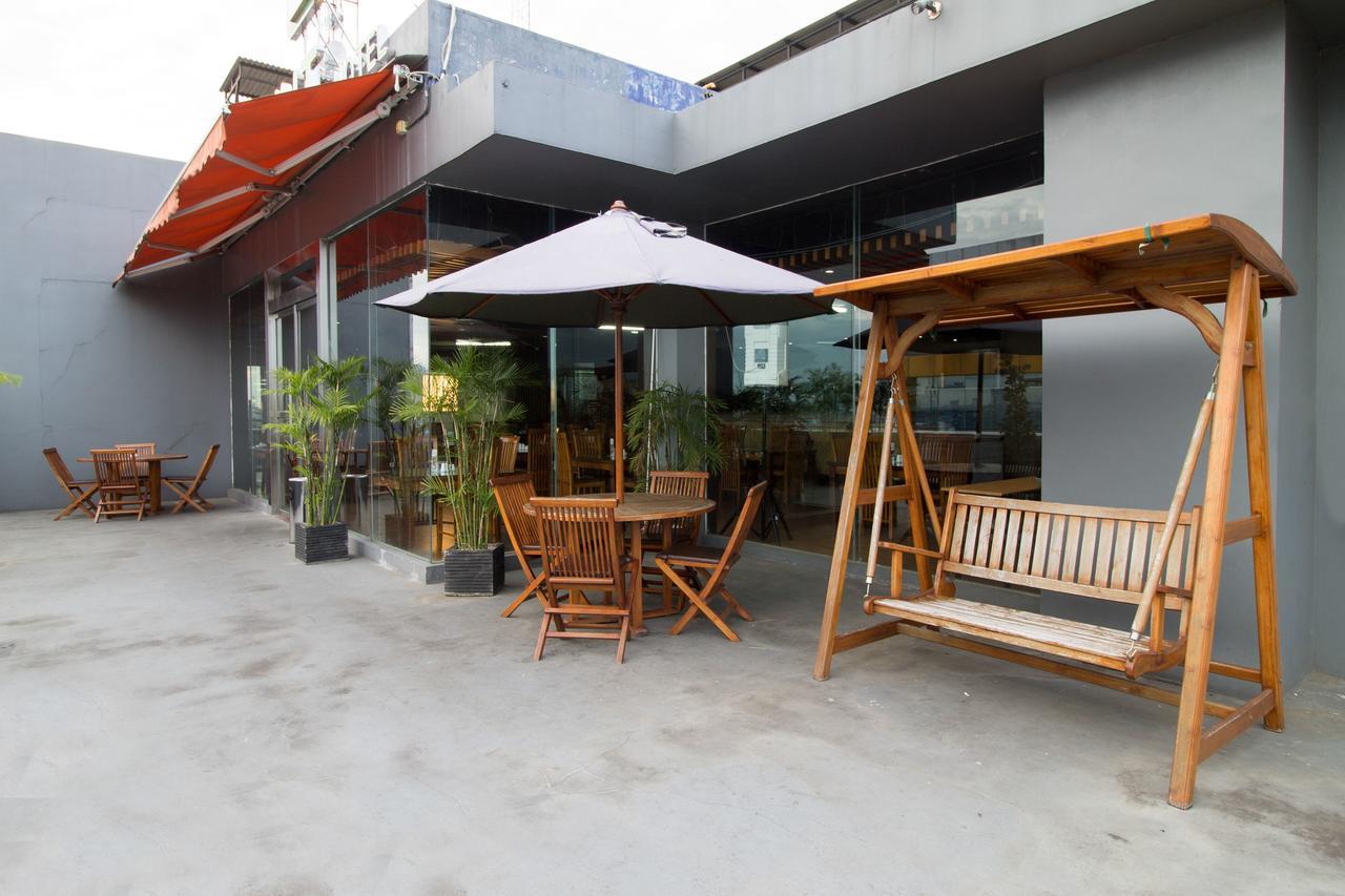מלון ג'קרטה Reddoorz Near Roxy מראה חיצוני תמונה